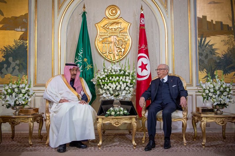 خادم الحرمين والرئيس التونسي يعقدان اجتماعًا ثنائيًّا