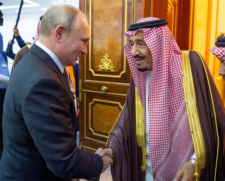 خادم الحرمين يستقبل الرئيس الروسي فلاديمير بوتين