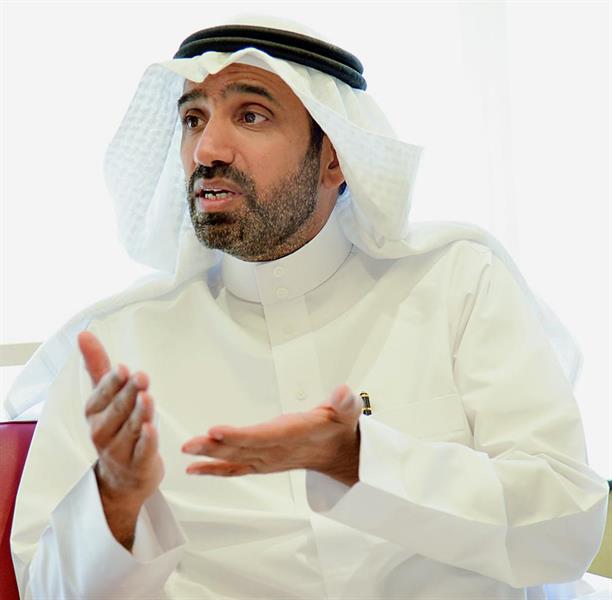 وزير العمل يصدر قراراً بتحديد وتنظيم العمل الليلي ومزايا وتعويضات العاملين