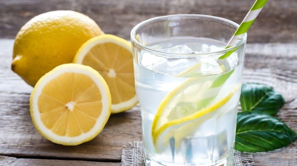 7 فوائد في تناول مشروب الليمون قبل الإفطار.. تعرف عليها