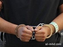 السجن و200 جلدة لعاق كسر يد والدته في جدة