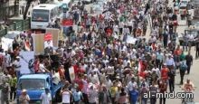 الجيش المصري يمهل المتظاهرين حتى الساعة الثالثة عصراً لاخلاء محيط الرئاسة