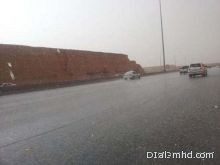 أمطار غزيرة وزخات برد تغسل غبار الرياض