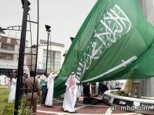 أمير عسير يدشن أكبر علم سعودي في المملكة 