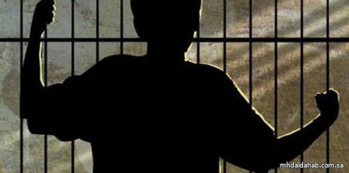 لائحة نظام الأحداث.. حظر استخدام القيود والتحقيق معهم بأماكن تشعرهم بالطمأنينة والراحة النفسية