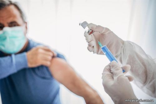 شاهد.. توافد المواطنين والمقيمين لتلقي اللقاح في إجراءات بسيطة