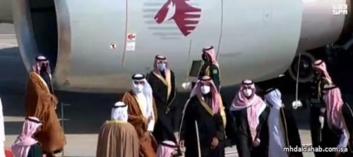 ولي العهد يستقبل أمير دولة قطر في مطار العلا