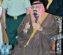 خادم الحرمين يؤدي صلاة الميت على الأمير بدر بن عبدالعزيز