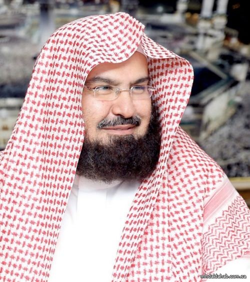 "السديس" يشدد على تطبيق الاحترازات بين منسوبي الحرم ومحاسبة المقصرين