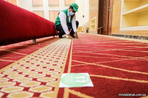 "الشؤون الإسلامية" تدعو المصلين للإبلاغ عن التقصير أو التراخي في تطبيق الإجراءات الاحترازية بالمساجد