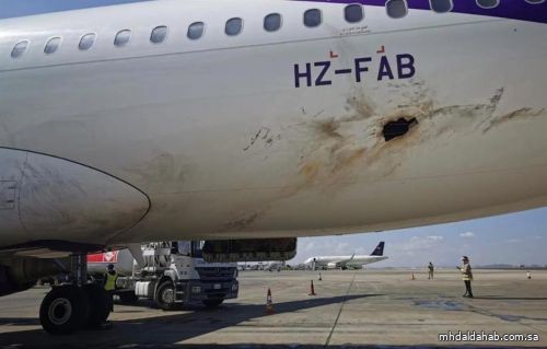 شاهد الأضرار التي أصابت طائرة أبها عقب استهدافها اليوم من قبل الحوثيين