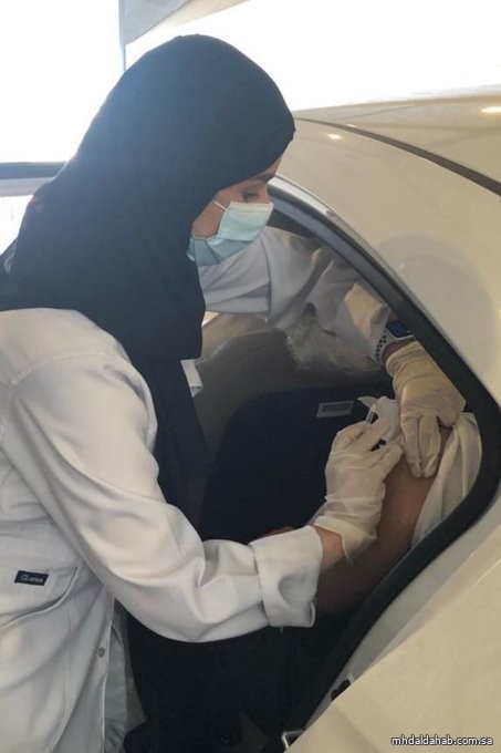 “الصحة” تدشن خدمة التطعيم ضد كورونا داخل السيارة