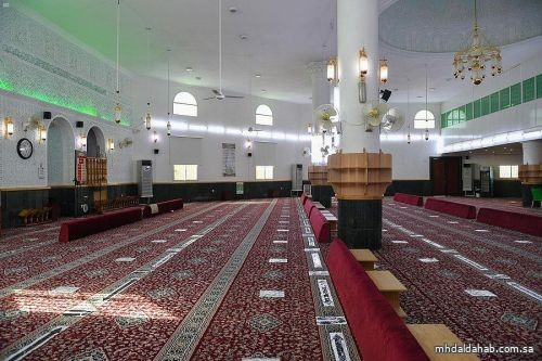 إغلاق 3 مساجد في الرياض والحدود الشمالية مؤقتاً بعد تسجيل حالات إصابة بكورونا بين المصلين