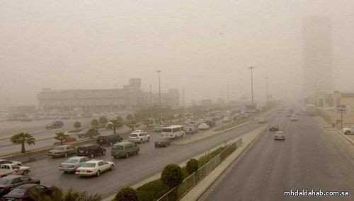 "الأرصاد": رياح سطحية مثيرة للأتربة والغبار على 7 مناطق بينها الرياض