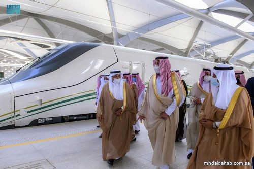 سمو أمير المدينة المنورة يشهد استئناف رحلات قطار الحرمين .. ويؤكد أهمية الإلتزام بالإجراءات الإحترازية والوقائية