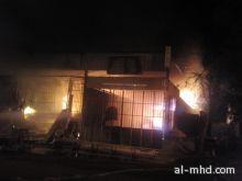السيطرة على حريق اندلع بعدد من المحلات فجر اليوم بينبع