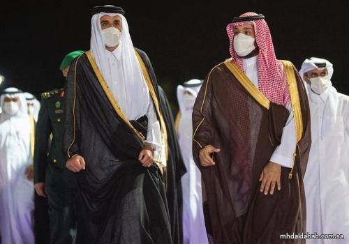ولي العهد يستقبل أمير قطر بمطار الملك عبدالعزيز الدولي في جدة