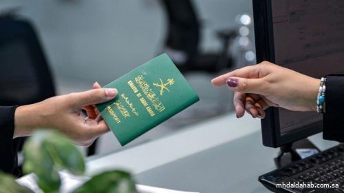 "أبشر": يمكن إصدار جواز السفر لمدة 5 سنوات فقط إذا كان عمر المُصدر له الجواز أقل من 15 سنة