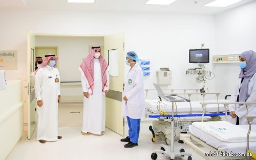 فيصل بن سلمان يتفقد المستشفى التخصصي