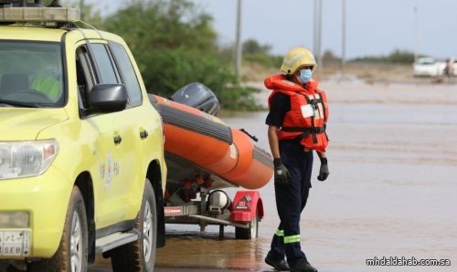 الدفاع المدني يدعو لتوخي الحيطة لاستمرار الأمطار على بعض المناطق