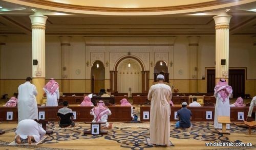الشؤون الإسلامية تعيد افتتاح 8 مساجد بعد تعقيمها