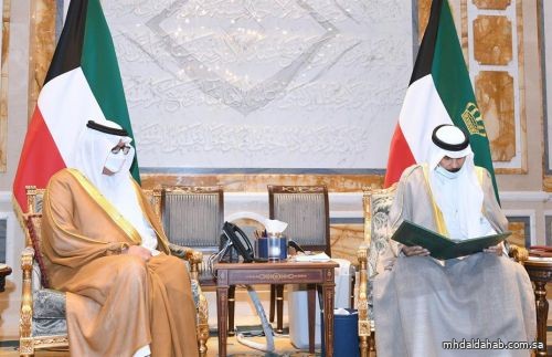 أمير الكويت يتسلم رسالة خطية من الملك سلمان تتضمن دعوته لزيارة المملكة