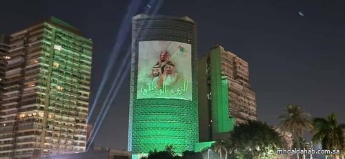 سفارة المملكة بالقاهرة تتزين باللون الأخضر احتفالا باليوم الوطني الـ91