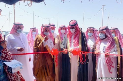 برعاية سعادة محافظ المهد وكيل المحافظ يدشن افتتاح مهرجان مزاد الابل لنسخته الثانية