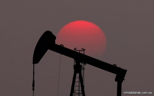 النفط يرتفع لتوقعات بزيادة الإقبال على الخام