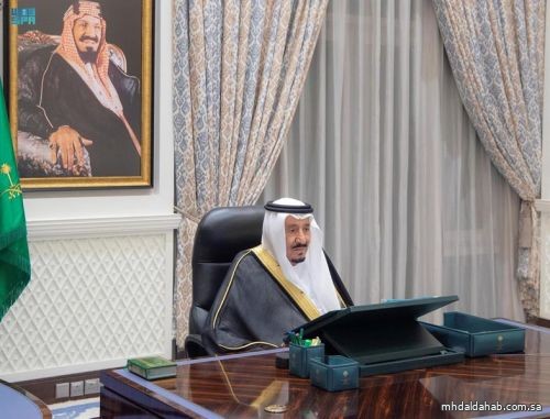 "الوزراء" يعقد جلسته الأسبوعية عبر الاتصال المرئي برئاسة خادم الحرمين ويصدر عددًا من القرارات