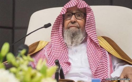 الشيخ "الفوزان" يوضح حكم صلاة المتنفل خلف المفترض والعكس