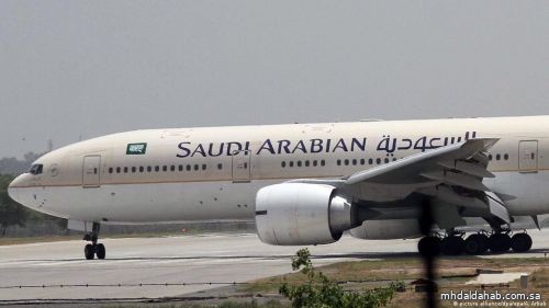 تفاصيل اصطدام طائرة الخطوط السعودية بأحد الأوناش بمطار القاهرة.. والكشف عن التلفيات