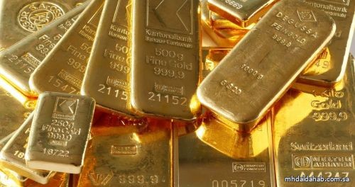 الذهب يرتفع مع انخفاض الدولار بعد تصريحات الاحتياطي الاتحادي