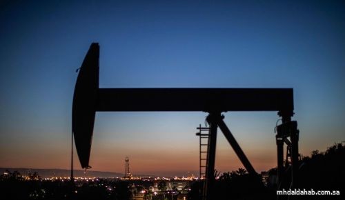 استقرار أسعار النفط مع استمرار القلق من أوميكرون