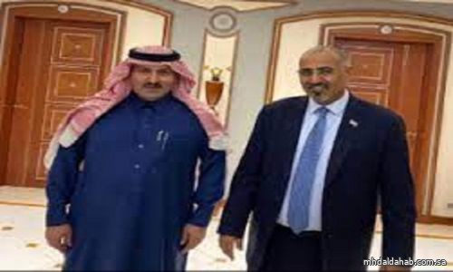 السفير آل جابر يبحث مع رئيس المجلس الانتقالي الجنوبي توحيد الصف لمواجهة الميليشيات الحـوثية