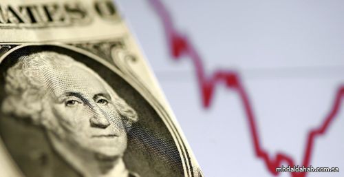 الدولار يتراجع مع توقف ارتفاع عوائد السندات الأميركية
