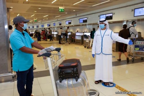 الإمارات تلغي فحص كورونا للمطعمين القادمين من الخارج .. والكمامة اختيارية في الأماكن المفتوحة