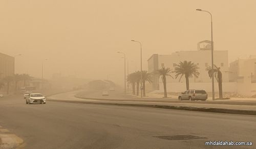 موجة غبار تغطي سماء الرياض