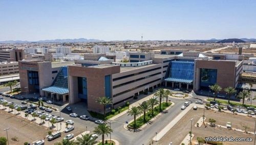 مجمع الملك سلمان بالمدينة ينهي معاناة طفل من ورم عظمي