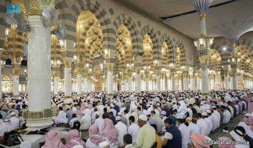 "الحج والعمرة": عدد المعتمرين القادمين للمملكة حتى اليوم بلغ أكثر من 895 ألفاً