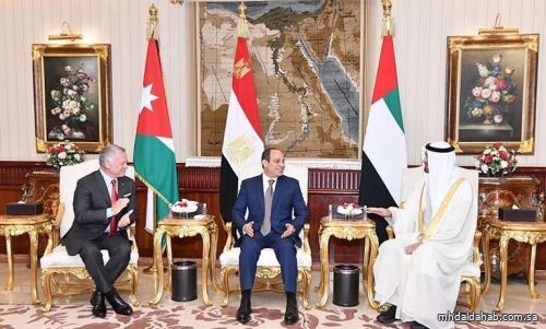 الرئيس المصري يلتقي بملك الأردن وولي عهد أبوظبي
