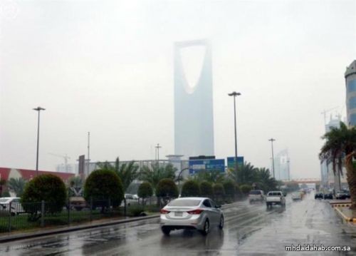 "الأرصاد": أمطار غزيرة وأتربة معيقة للرؤية خلال الساعات المقبلة بعدة مناطق بينها الرياض ومكة