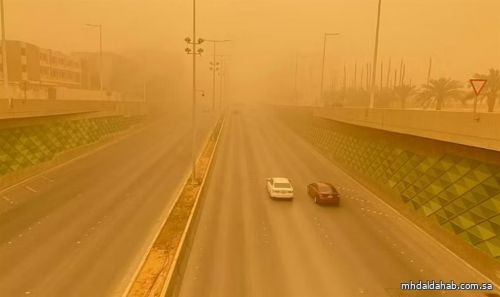 طقس اليوم.. رياح مُثيرة للأتربة بالرياض وموجة حارة تؤثر على مكة والمدينة