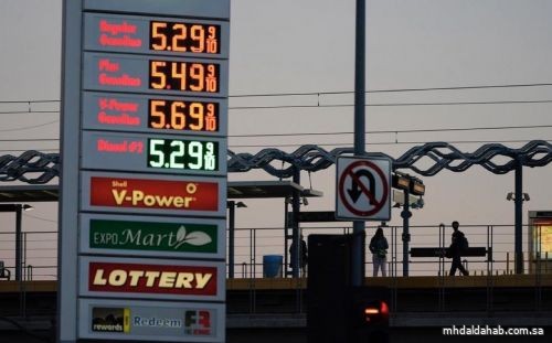 سعر غالون الوقود في الولايات المتحدة يتخطى 5 دولارات لأول مرة