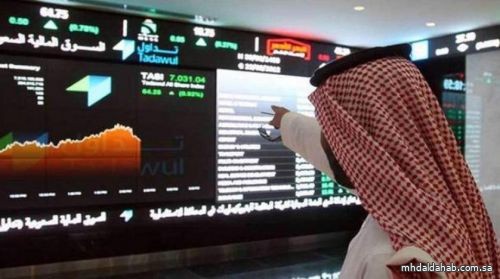 السوق السعودي يقلص خسائره دون مستوى 12000 نقطة بعد هبوط شبه جماعي للأسهم