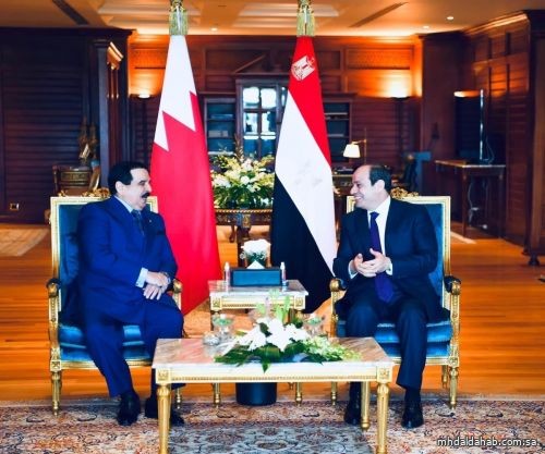 رئيس مصر يلتقي بملك البحرين