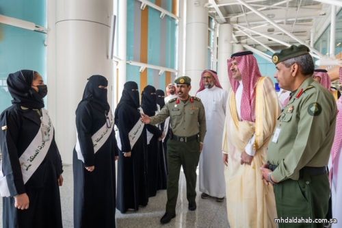 فيصل بن سلمان يتفقد صالات الحج بمطار المدينة