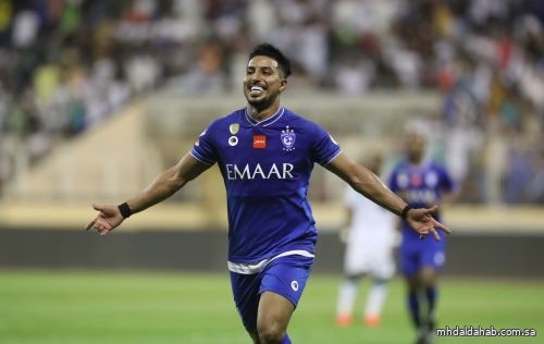 الهلال والاتحاد يتنافسان على اللقب و7 أندية مطاردة من شبح الهبوط