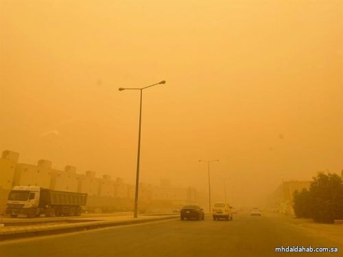 طقس اليوم.. رياح وأتربة بالرياض والشرقية.. وسحب رعدية في عسير وجازان