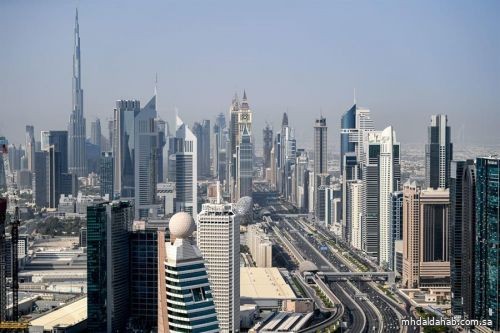 الإمارات: إبقاء إلزامية الكمامة للطلاب مع إلغاء المسافة داخل المنشآت التعليمية